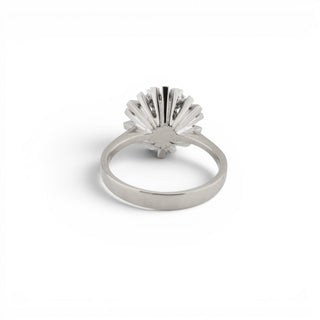 Ring aus 585 Weißgold mit Smaragddoublette und Brillant, nachhaltiger second hand Schmuck perfekt aufgearbeitet