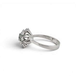 Ring aus 585 Weißgold mit Smaragddoublette und Brillant, nachhaltiger second hand Schmuck perfekt aufgearbeitet