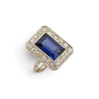 Ring aus 750 Weißgold mit synth. Saphir und Brillant, nachhaltiger second-hand Schmuck perfekt aufgearbeitet