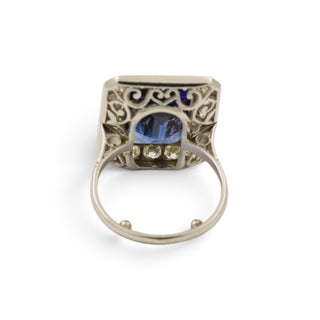 Ring aus 750 Weißgold mit synth. Saphir und Brillant, nachhaltiger second-hand Schmuck perfekt aufgearbeitet