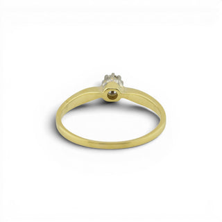 Solitärring aus 585 Gelb- und Weißgold mit Brillant, nachhaltiger second-hand Schmuck perfekt aufgearbeitet