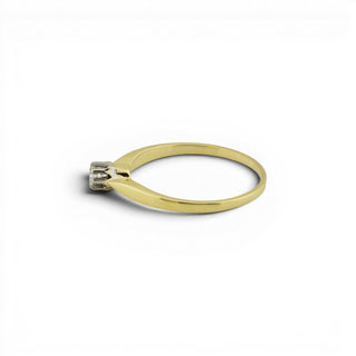 Solitärring aus 585 Gelb- und Weißgold mit Brillant, nachhaltiger second-hand Schmuck perfekt aufgearbeitet