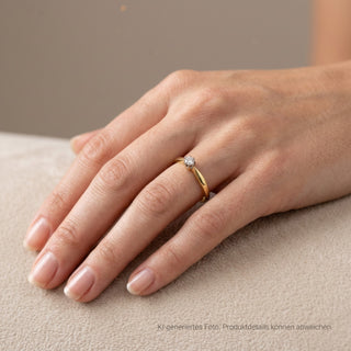Solitärring aus 585 Gelb- und Weißgold mit Brillant, nachhaltiger second-hand Schmuck perfekt aufgearbeitet
