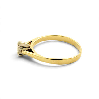 Solitärring aus 585 Gelb- und Weißgold mit Brillant, nachhaltiger second-hand Schmuck perfekt aufgearbeitet