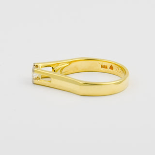 Solitärring aus 585 Gelb- und Weißgold mit Brillant, nachhaltiger second hand Schmuck perfekt aufgearbeitet