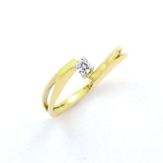 Solitärring aus 585 Gelb- und Weißgold mit Brillant, nachhaltiger second hand Schmuck perfekt aufgearbeitet