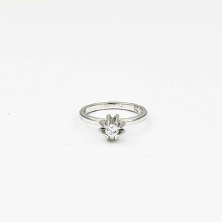 Solitärring aus 585 Weißgold mit Brillant, nachhaltiger second hand Schmuck perfekt aufgearbeitet