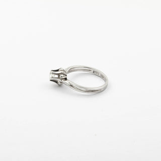 Solitärring aus 750 Weißgold mit Brillant, nachhaltiger second hand Schmuck perfekt aufgearbeitet
