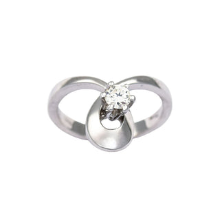 Solitärring aus 750 Weißgold mit Brillant, nachhaltiger second hand Schmuck perfekt aufgearbeitet