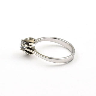 Solitärring aus 585 Weißgold mit Brillant, nachhaltiger second hand Schmuck perfekt aufgearbeitet