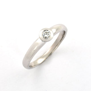 Solitärring aus 585 Weißgold mit Brillant, nachhaltiger second hand Schmuck perfekt aufgearbeitet