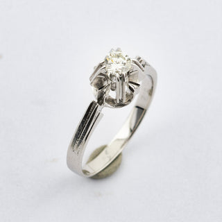 Solitärring aus 750 Weißgold mit Brillant, nachhaltiger second hand Schmuck perfekt aufgearbeitet
