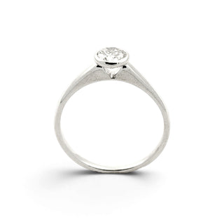 Solitärring aus 585 Weißgold mit Brillant, nachhaltiger second-hand Schmuck perfekt aufgearbeitet