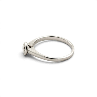 Solitärring aus 585 Weißgold mit Brillant, nachhaltiger second-hand Schmuck perfekt aufgearbeitet
