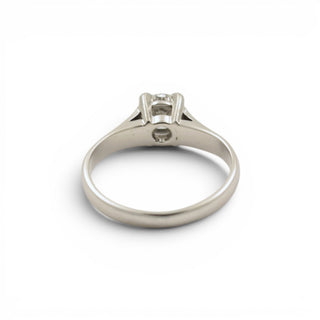 Solitärring aus 585 Weißgold mit Brillant, nachhaltiger second-hand Schmuck perfekt aufgearbeitet