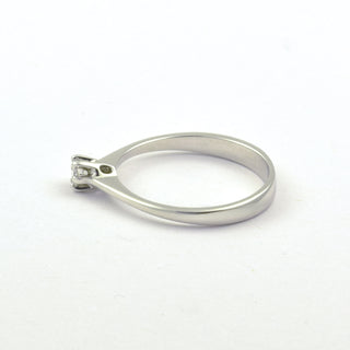 Solitärring aus 585 Weißgold mit Brillant, nachhaltiger second hand Schmuck perfekt aufgearbeitet