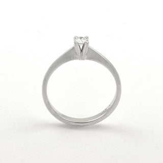 Solitärring aus 585 Weißgold mit Brillant, nachhaltiger second hand Schmuck perfekt aufgearbeitet