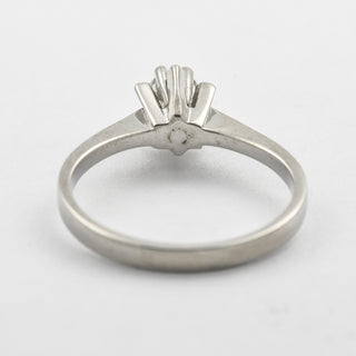 Solitärring aus 585 Weißgold mit Brillant, nachhaltiger second hand Schmuck perfekt aufgearbeitet