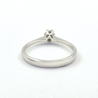 Solitärring aus 585 Weißgold mit Brillant, nachhaltiger second hand Schmuck perfekt aufgearbeitet