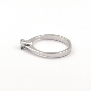 Solitärring aus 585 Weißgold mit Brillant, nachhaltiger second hand Schmuck perfekt aufgearbeitet