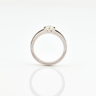 Solitärring aus 585 Weißgold mit Brillant, nachhaltiger second hand Schmuck perfekt aufgearbeitet