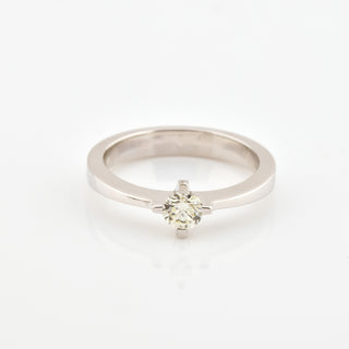 Solitärring aus 585 Weißgold mit Brillant, nachhaltiger second hand Schmuck perfekt aufgearbeitet