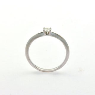 Solitärring aus 585 Weißgold mit Brillant, nachhaltiger second hand Schmuck perfekt aufgearbeitet