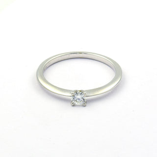 Solitärring aus 585 Weißgold mit Brillant, nachhaltiger second hand Schmuck perfekt aufgearbeitet