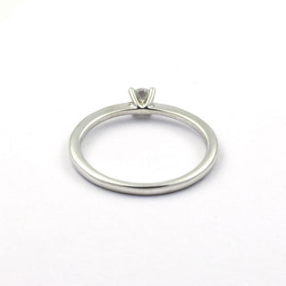 Solitärring aus 585 Weißgold mit Brillant, nachhaltiger second hand Schmuck perfekt aufgearbeitet