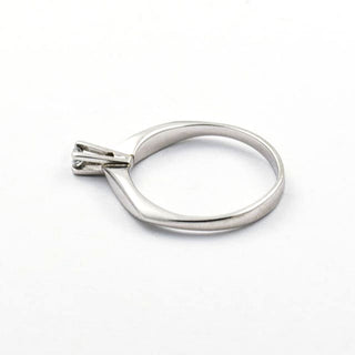 Solitärring aus 585 Weißgold mit Brillant, nachhaltiger second hand Schmuck perfekt aufgearbeitet