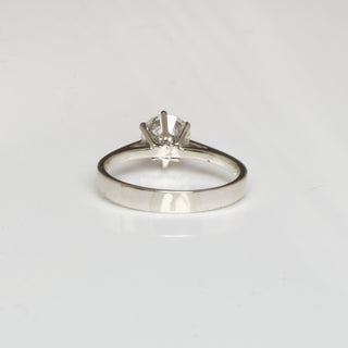 Solitärring aus 585 Weißgold mit Brillant, nachhaltiger second hand Schmuck perfekt aufgearbeitet