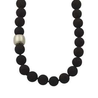 Steinkette aus Lava mit Schließe aus 925 Silber/750 Gelbgold, nachhaltiger second-hand Schmuck perfekt aufgearbeitet