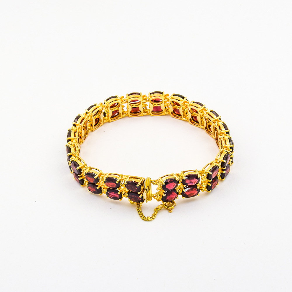 Armband aus 585 Gelbgold mit Granat, nachhaltiger second hand Schmuck perfekt aufgearbeitet