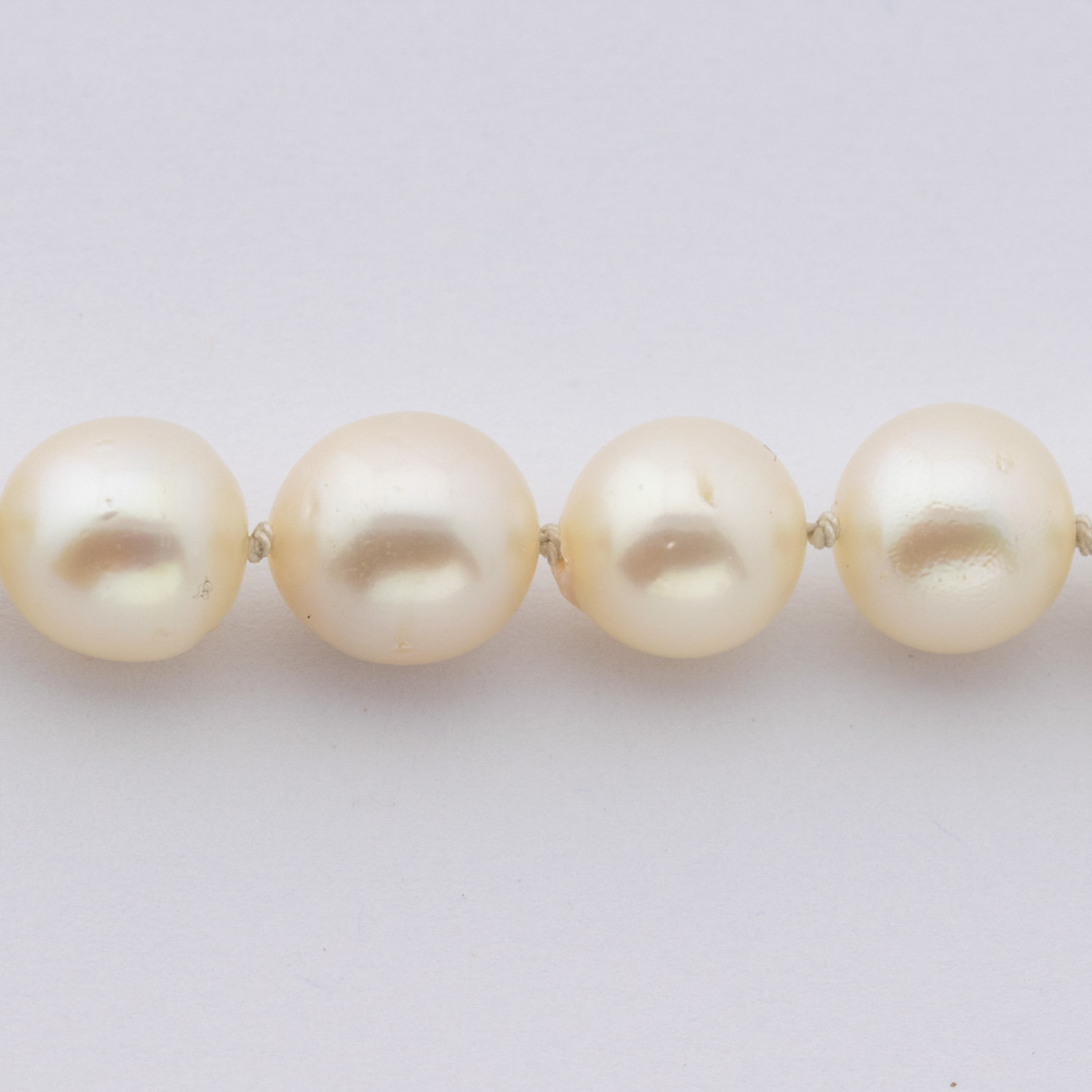 Perlenarmband mit Schließe aus 925 Silber, hochwertiger second hand Schmuck perfekt aufgearbeitet