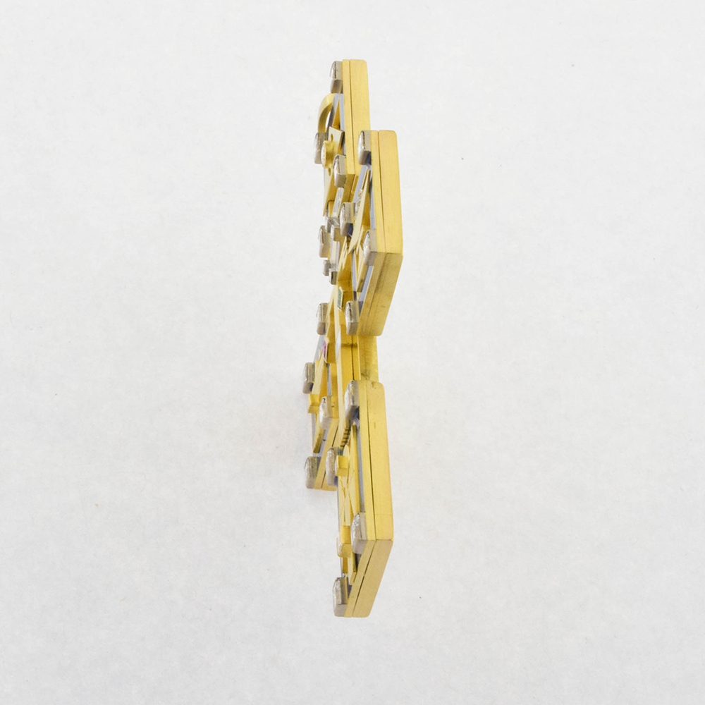 A. Frühauf Kreuzanhänger aus 750 Gelb- und Weißgold mit Rubin, Smaragd und Diamant, nachhaltiger second hand Schmuck perfekt aufgearbeitet