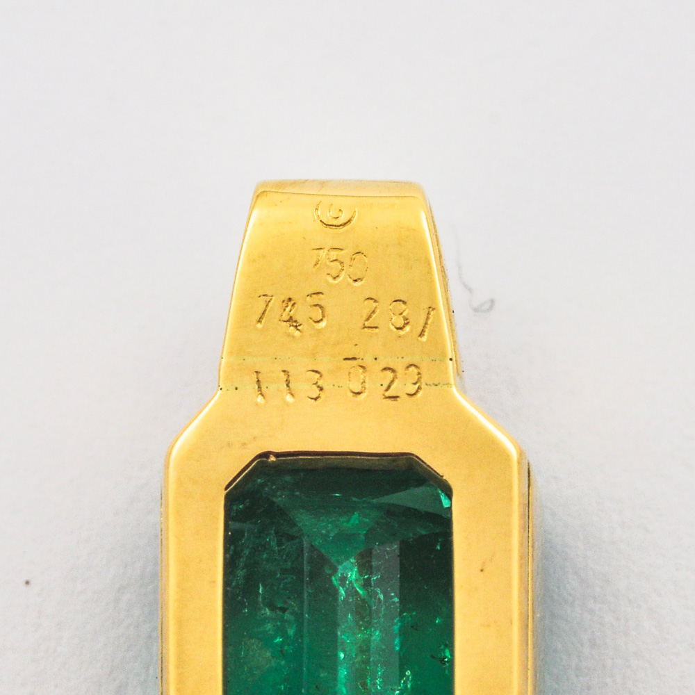 Anhänger aus 750 Gelbgold mit Smaragd und Diamant, nachhaltiger second hand Schmuck perfekt aufgearbeitet