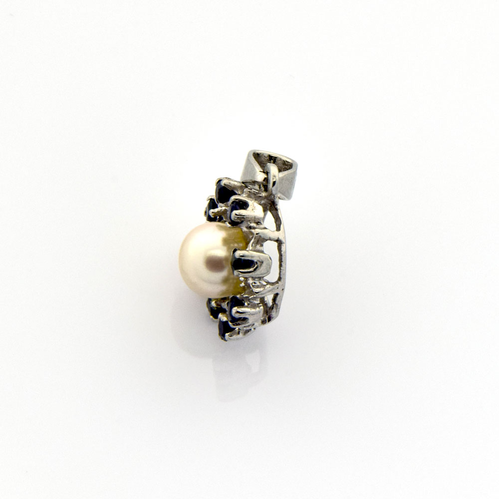 Perlenanhänger aus 585 Weißgold mit Saphir, nachhaltiger second hand Schmuck perfekt aufgearbeitet