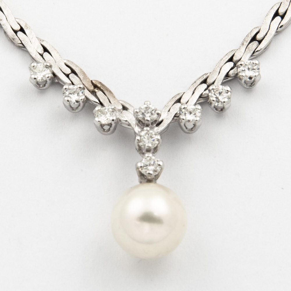 Collier aus 750 Weißgold mit Perle und Diamant, nachhaltiger second hand Schmuck perfekt aufgearbeitet