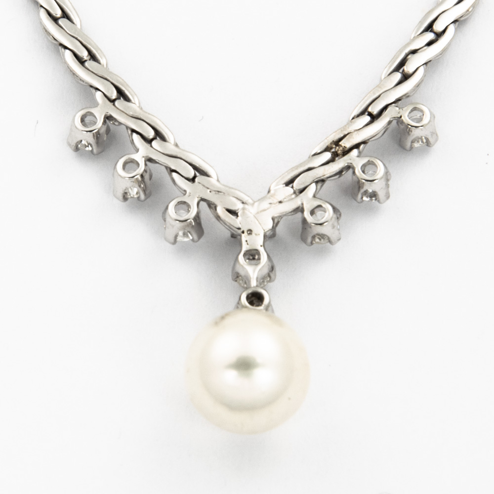 Collier aus 750 Weißgold mit Perle und Diamant, nachhaltiger second hand Schmuck perfekt aufgearbeitet