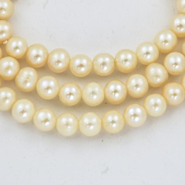 Perlenkette mit Schließe aus 925 Silber, nachhaltiger second hand Schmuck perfekt aufgearbeitet