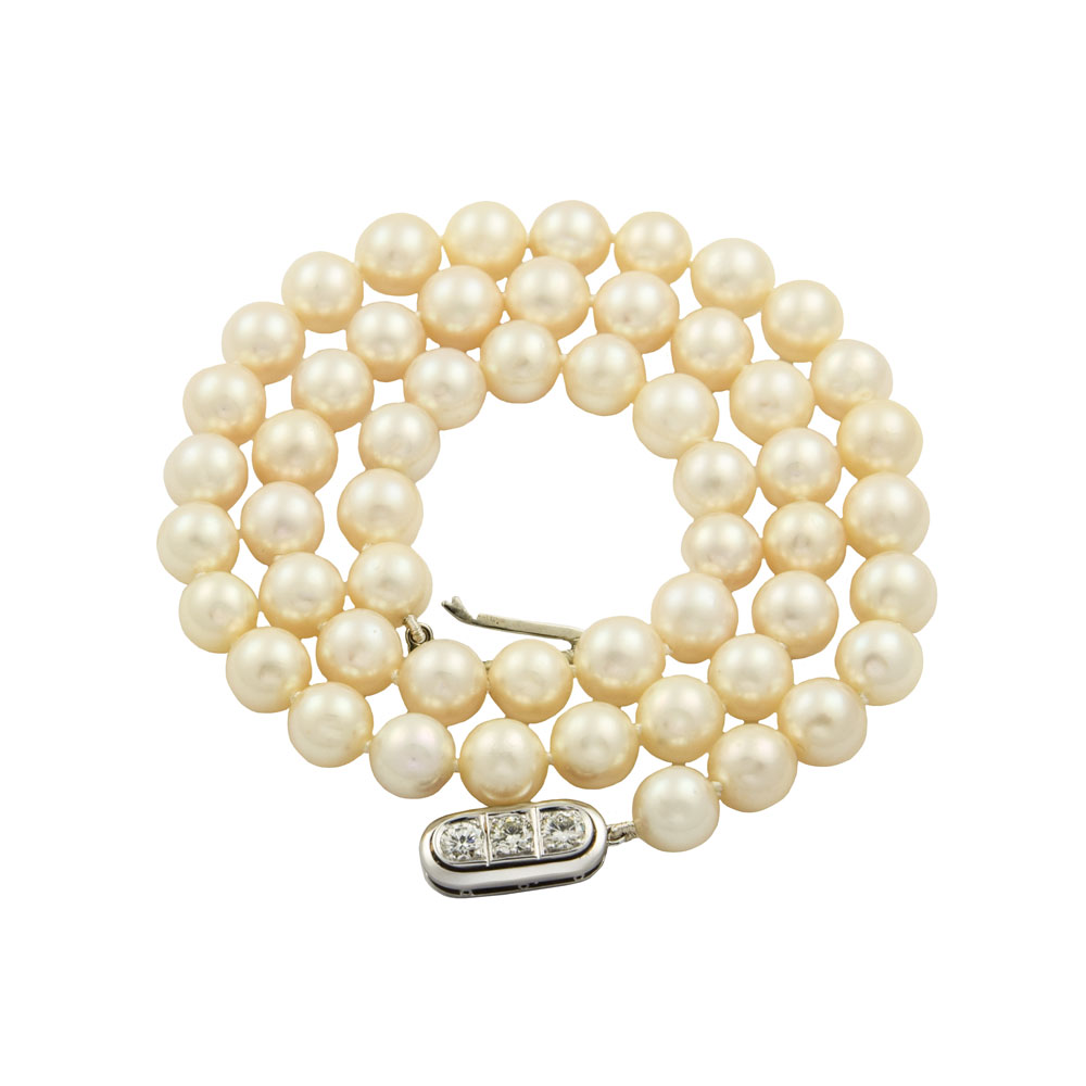 Perlenkette mit Schließe aus 750 Weißgold mit Brillant, nachhaltiger second hand Schmuck perfekt aufgearbeitet