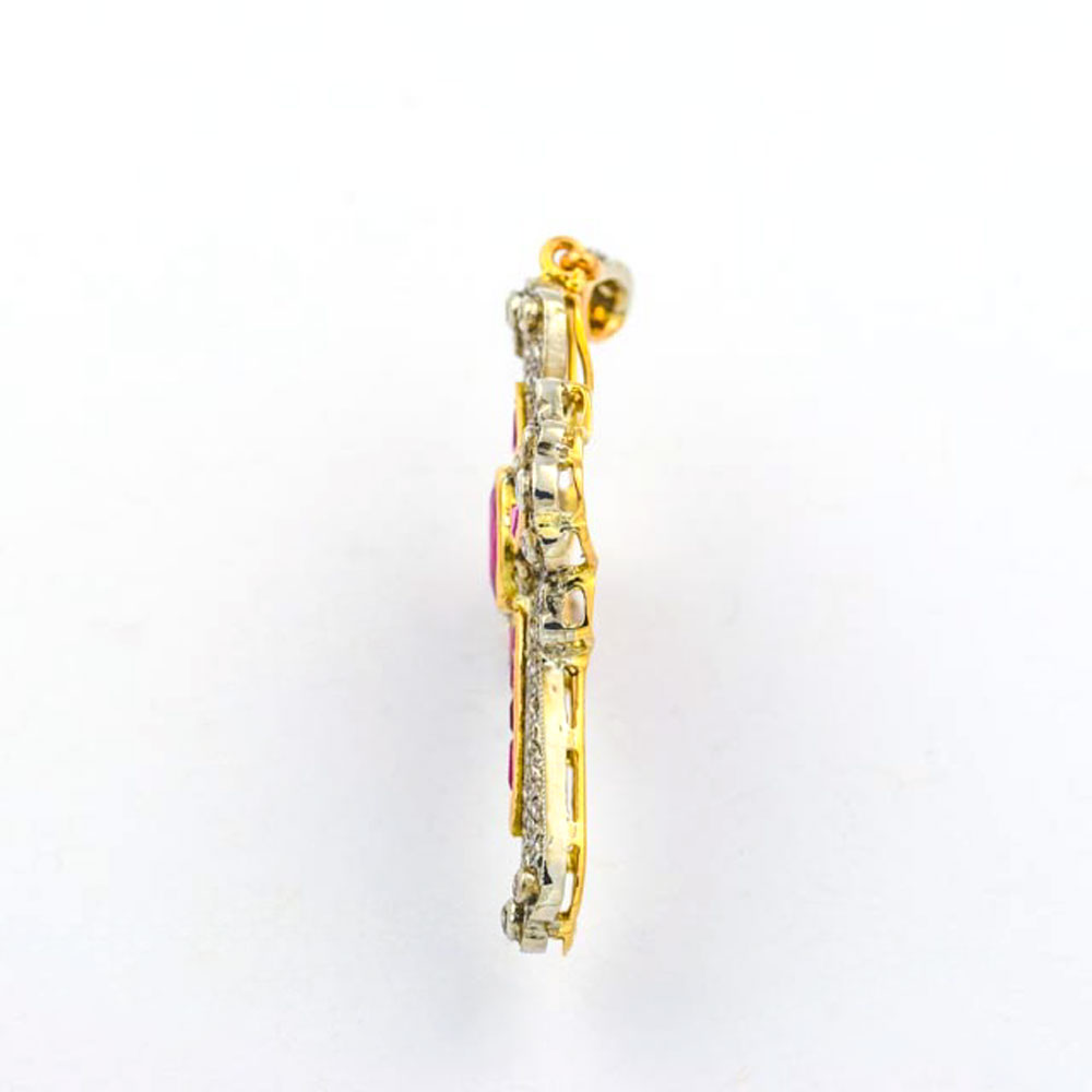 Kreuzanhänger aus 750 Gold/Silber mit Rubin und Brillant, nachhaltiger second hand Schmuck perfekt aufgearbeitet