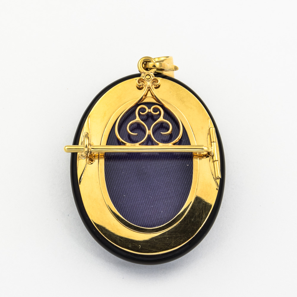 Medaillon aus 585 Gelbgold mit Onyx und Brillant, hochwertiger second hand Schmuck perfekt aufgearbeitet