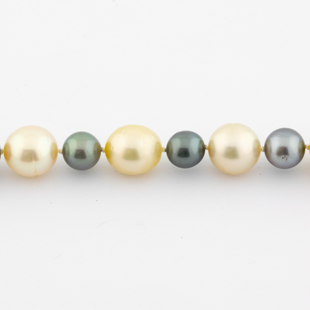 Perlenkette mit Schließe aus Gelbgold, 54 cm, hochwertiger second hand Schmuck perfekt aufgearbeitet