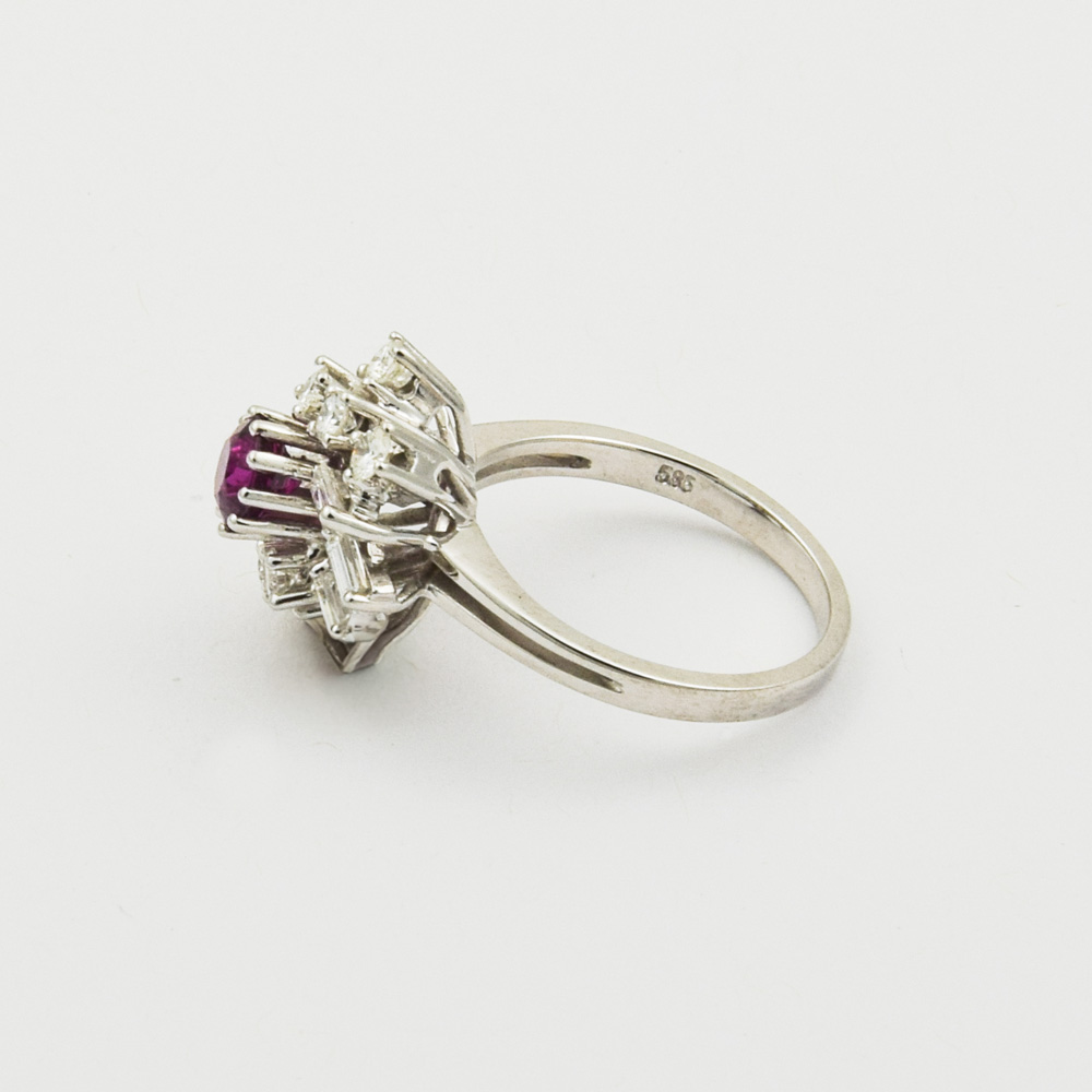 Entourage-Ring aus 585 Weißgold mit Rubin, Diamant und Brillant, nachhaltiger second hand Schmuck perfekt aufgearbeitet