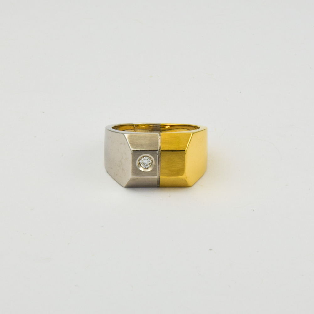 Herrenring aus 750 Gelb- und Weißgold mit Brillant, nachhaltiger second hand Schmuck perfekt aufgearbeitet