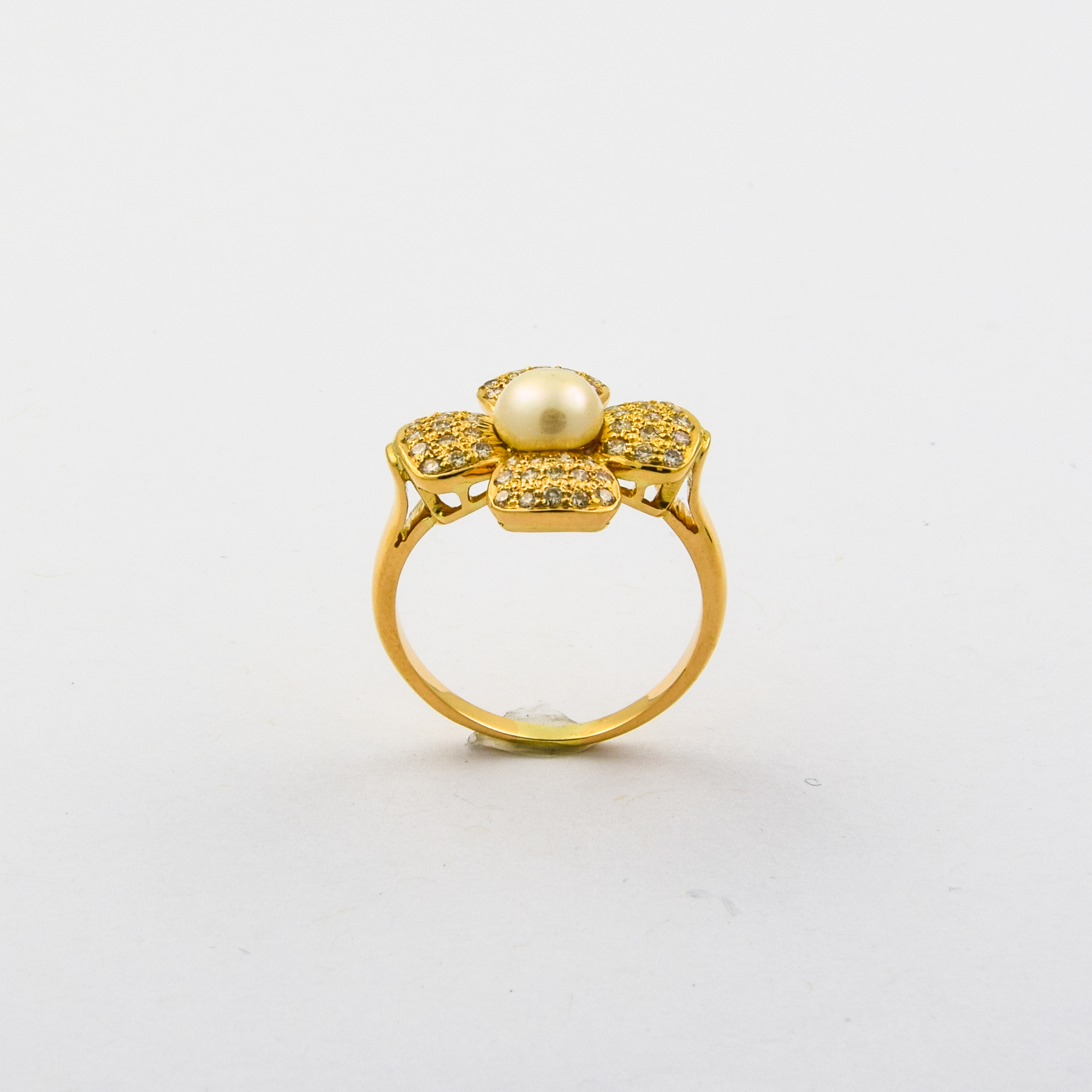 Ring Blume aus 750 Gelbgold mit Perle und Brillant, nachhaltiger second hand Schmuck perfekt aufgearbeitet