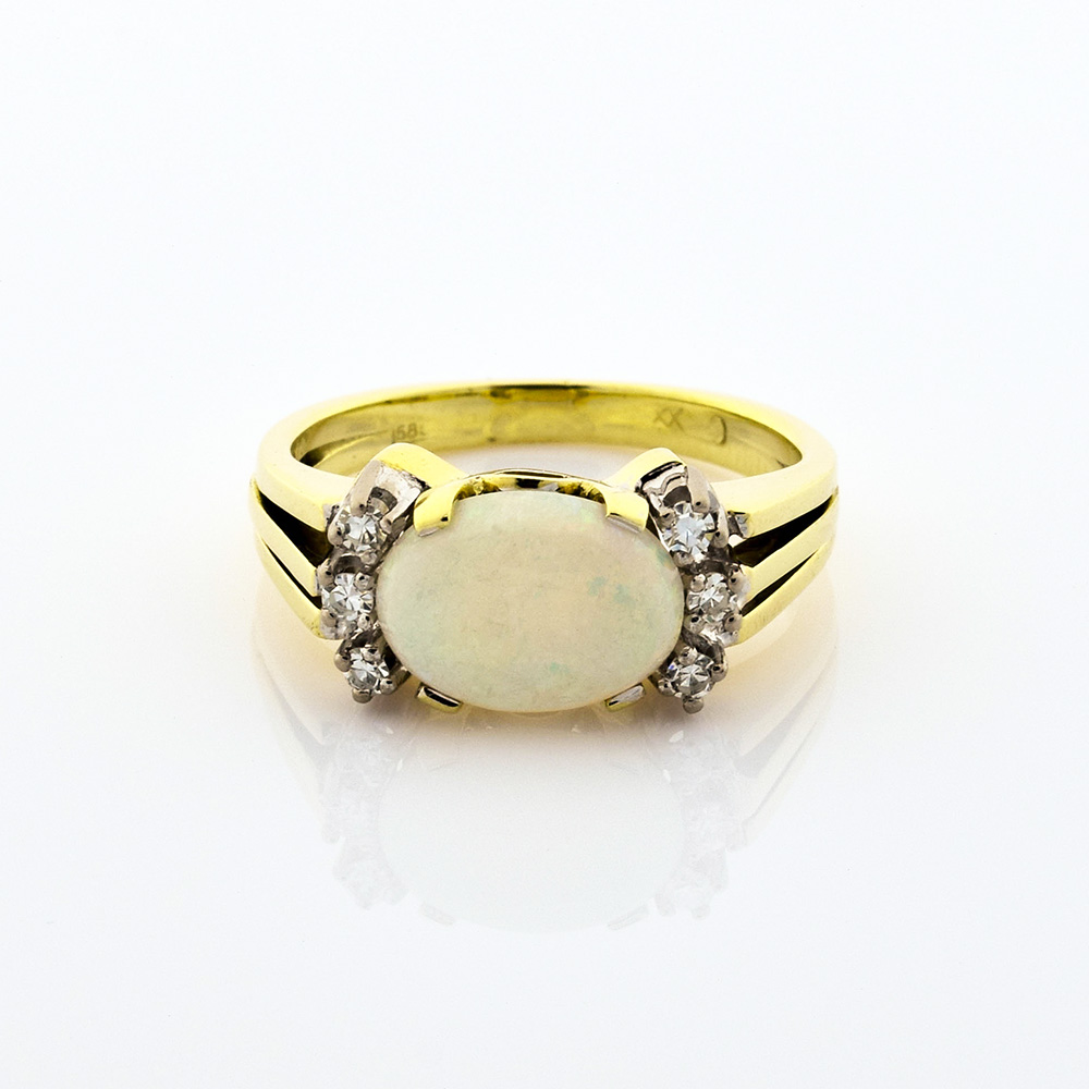 Ring aus 585 Gelb- und Weißgold mit Opal und Diamant, nachhaltiger second hand Schmuck perfekt aufgearbeitet