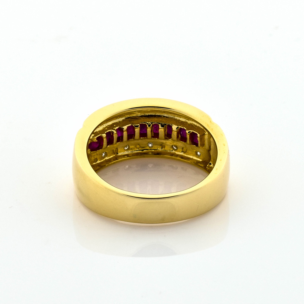 Rubinring aus 585 Gelb- und Weißgold mit Diamant, nachhaltiger second hand Schmuck perfekt aufgearbeitet
