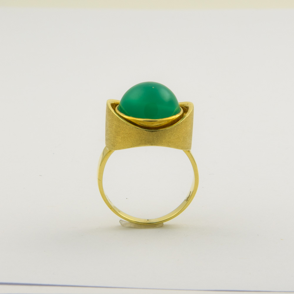 Ring aus 585 Gelbgold mit Achat, hochwertiger second hand Schmuck perfekt aufgearbeitet